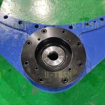 用伺服電機(jī)驅(qū)動旋轉(zhuǎn)的外齒回轉(zhuǎn)驅(qū)動裝置