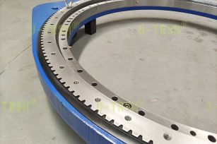 用在自動生產線機械手中的大型精密磨齒回轉驅動