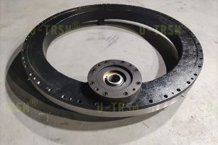 精密內齒回轉驅動可以節省設備的安裝空間