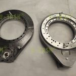 拓展中心距且兼顧精度的兩級傳動回轉驅動